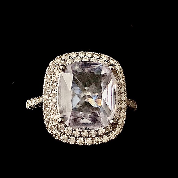 Princess cut Zirconia Ring- New - Picture 2 of 2